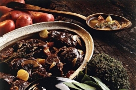 Burgundské hovězí (Bouef bourgignon).